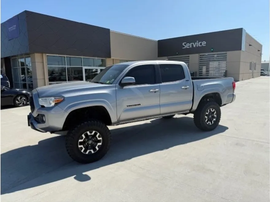 2019 Toyota Tacoma SR5 photo 1