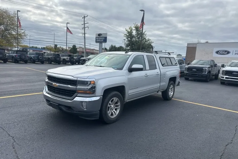 2018 Chevrolet Silverado 1500 LT1 photo 1