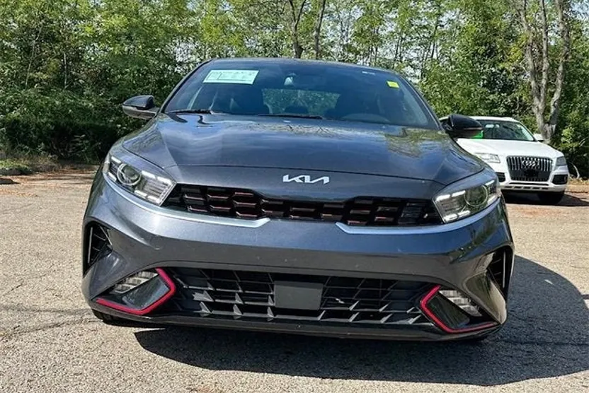 2023 Kia Forte GT-Line photo 1