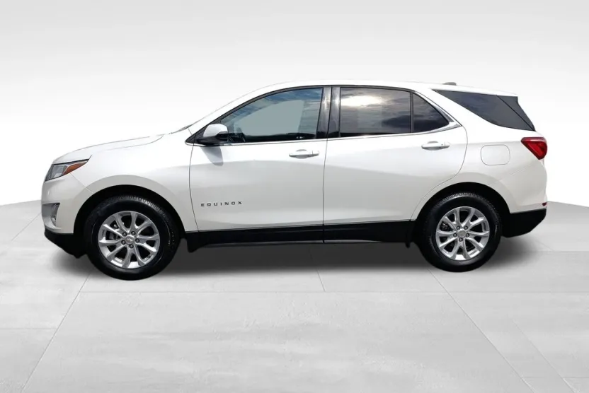 2018 Chevrolet Equinox LT photo 1