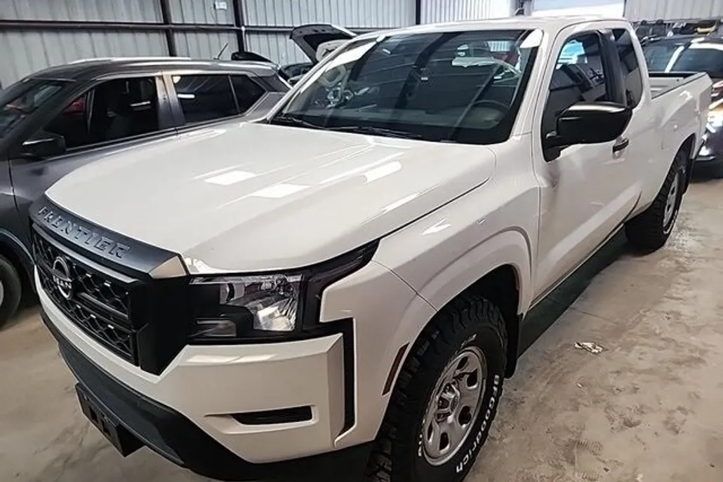 2023 Nissan Frontier S photo 1