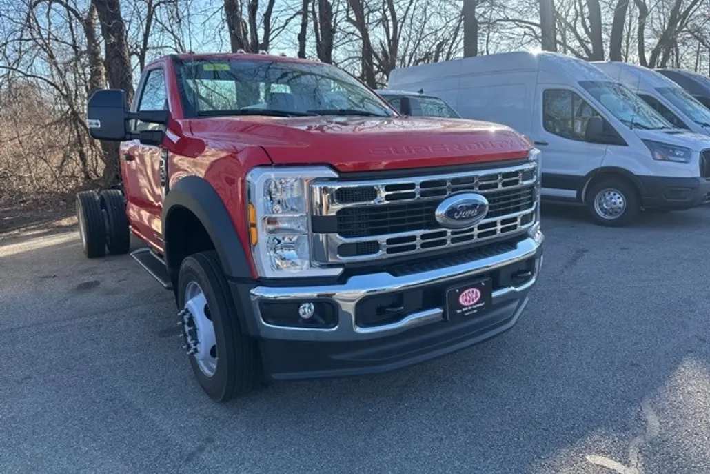 2024 Ford F-550 photo 1