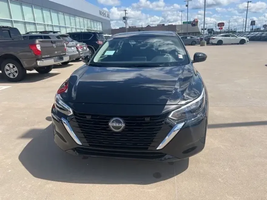 2025 Nissan Sentra SV photo 1