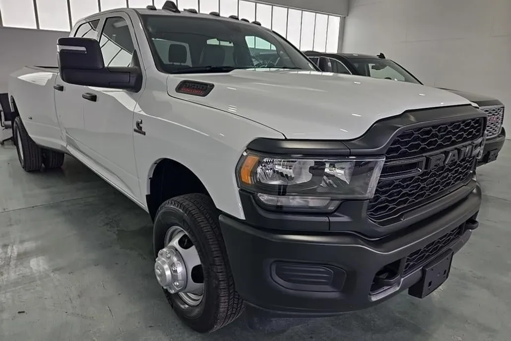 2024 Ram 3500 Tradesman photo 1