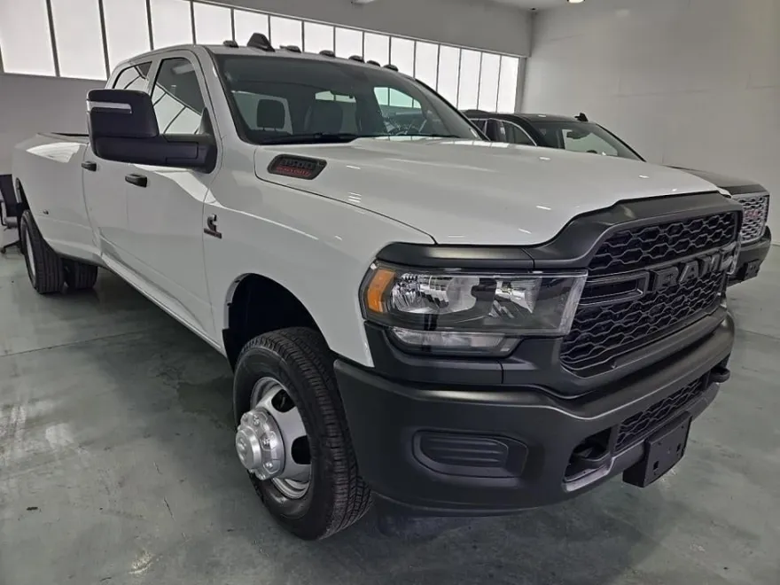2024 Ram 3500 Tradesman photo 1