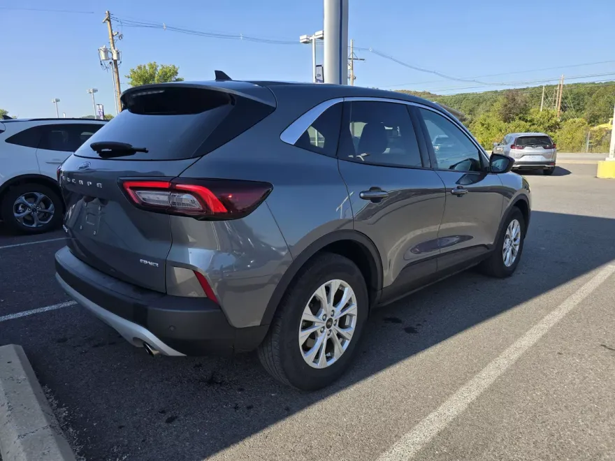 2024 Ford Escape Active photo 1