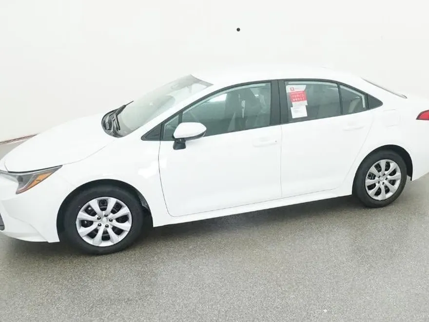 2026 Toyota Corolla LE photo 1