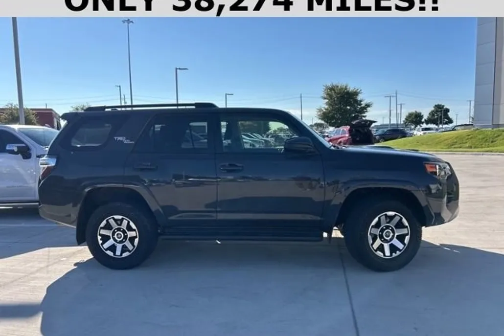 2024 Toyota 4Runner TRD Off-Road photo 1