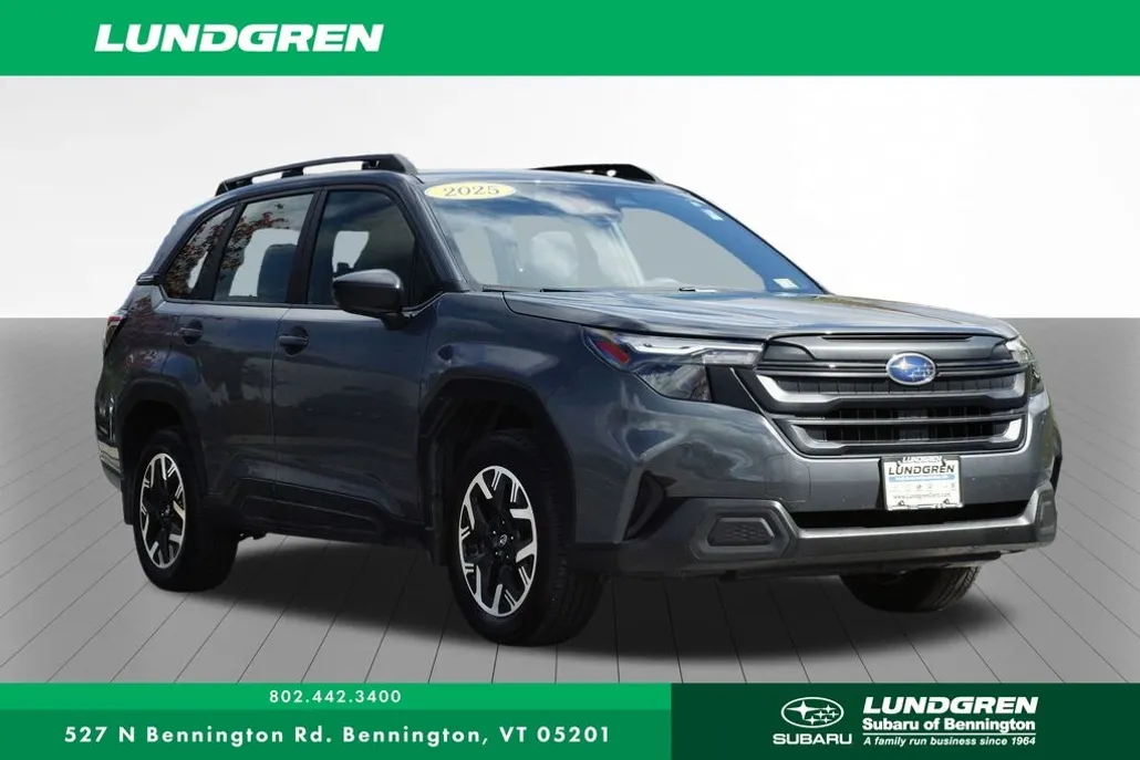 2025 Subaru Forester Base photo 1