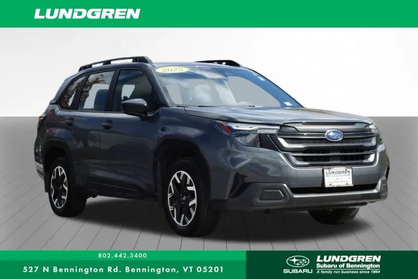 2025 Subaru Forester Base photo 1