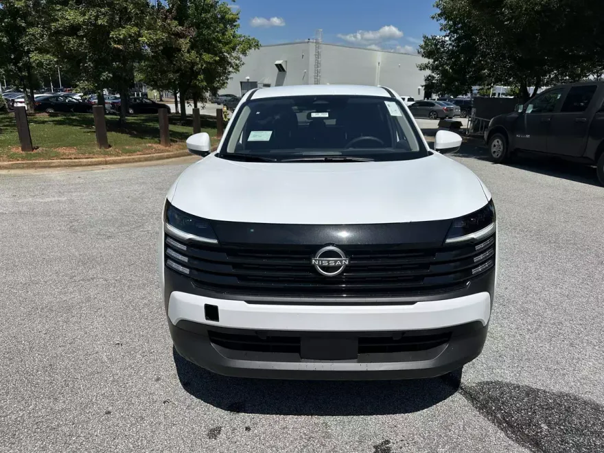 2025 Nissan Kicks SV photo 1