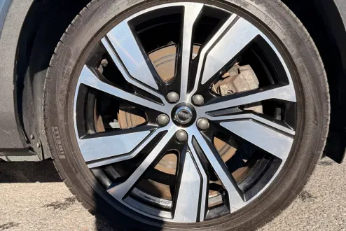 2022 Volvo XC40 Recharge Twin Plus photo 3