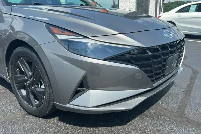 2022 Hyundai Elantra Blue photo 1