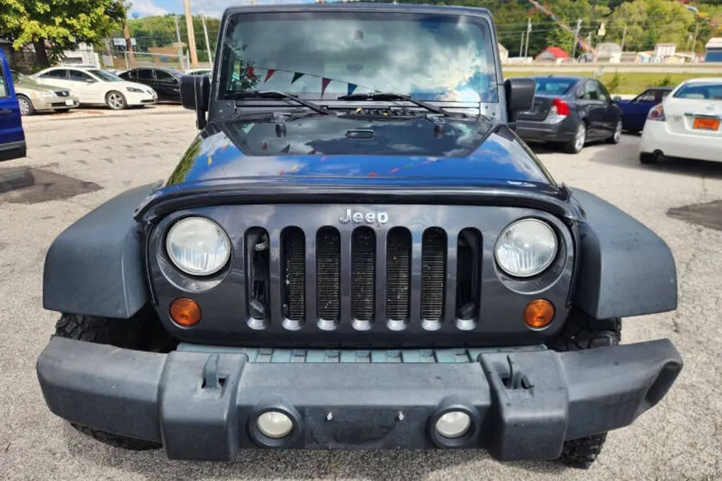 2010 Jeep Wrangler Unlimited Sport photo 1
