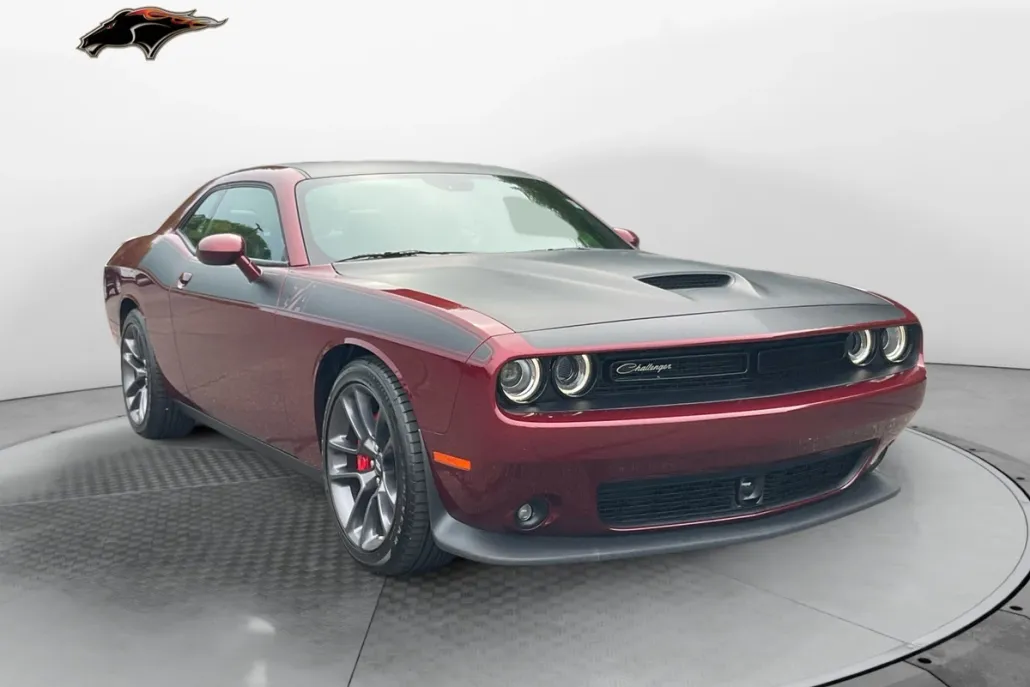 2023 Dodge Challenger R/T photo 1