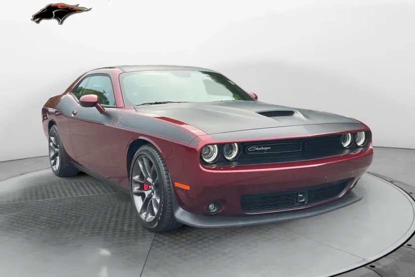 2023 Dodge Challenger R/T photo 1
