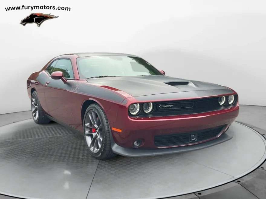 2023 Dodge Challenger R/T photo 1