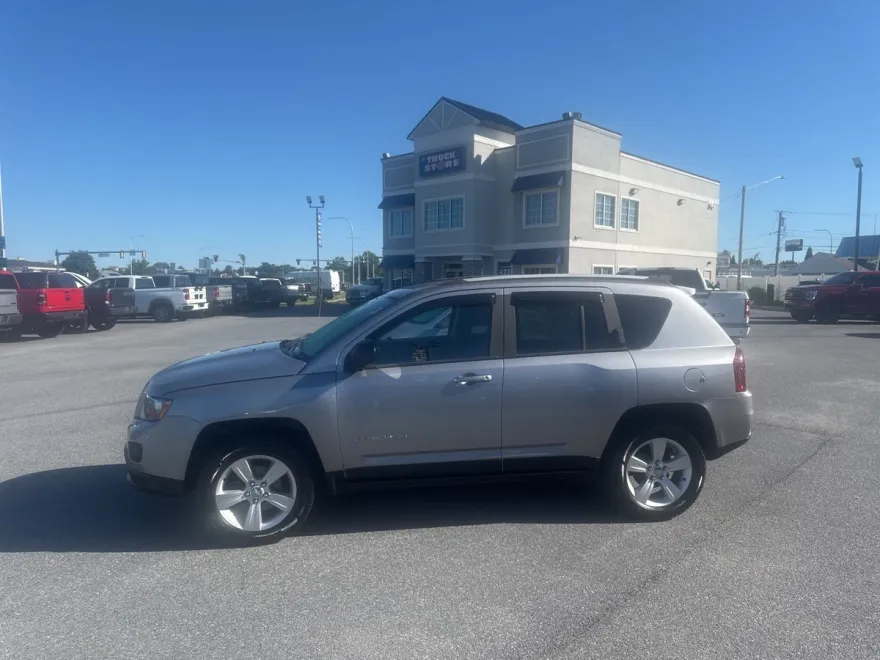 2016 Jeep Compass Sport photo 1