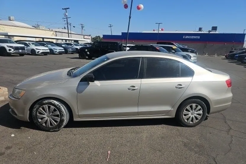 2013 Volkswagen Jetta 2.0 Base photo 1