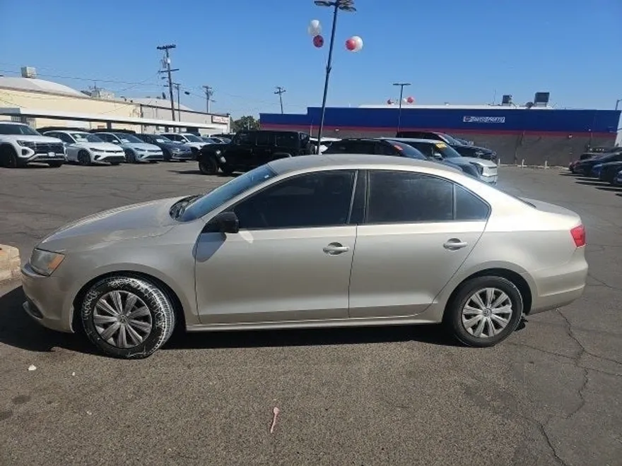 2013 Volkswagen Jetta 2.0 Base photo 1