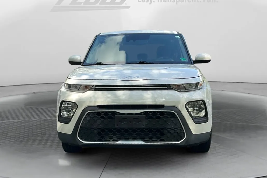 2022 Kia Soul S photo 1