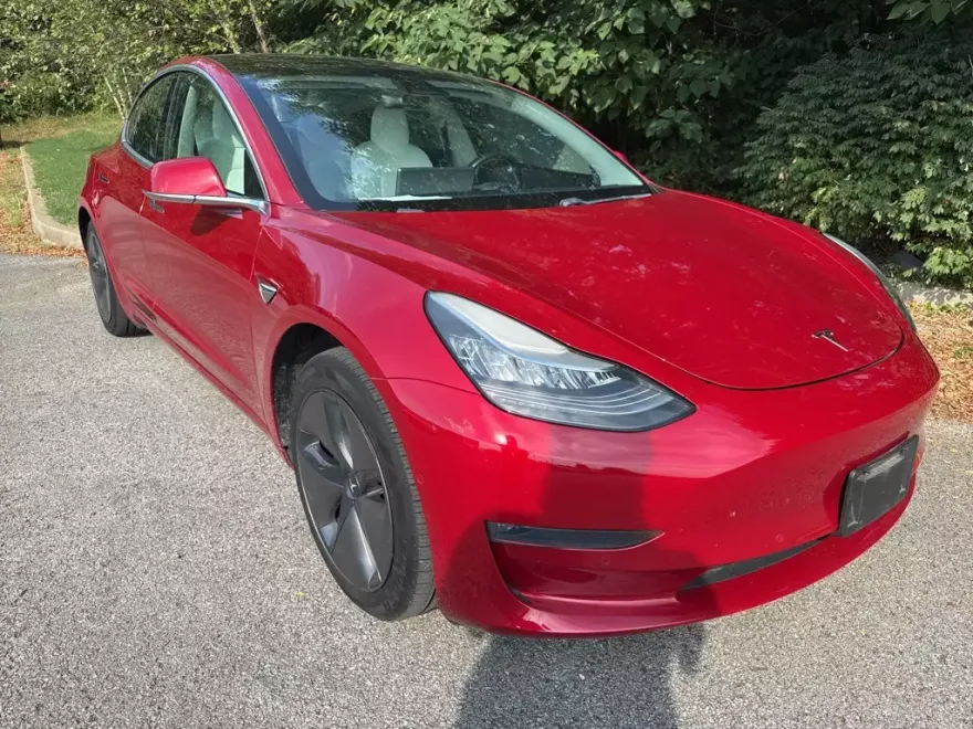 2019 Tesla Model 3 Long Range photo 1