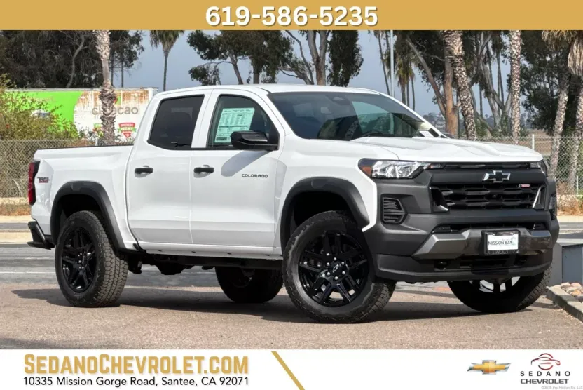 2025 Chevrolet Colorado Trail Boss photo 1