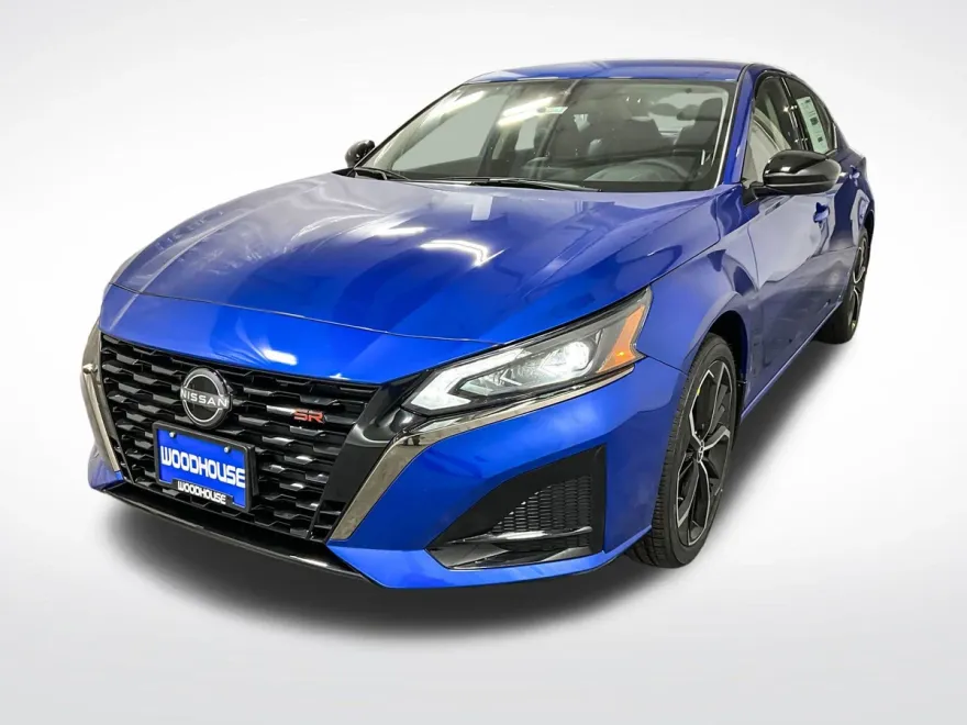 2025 Nissan Altima 2.5 SR photo 1