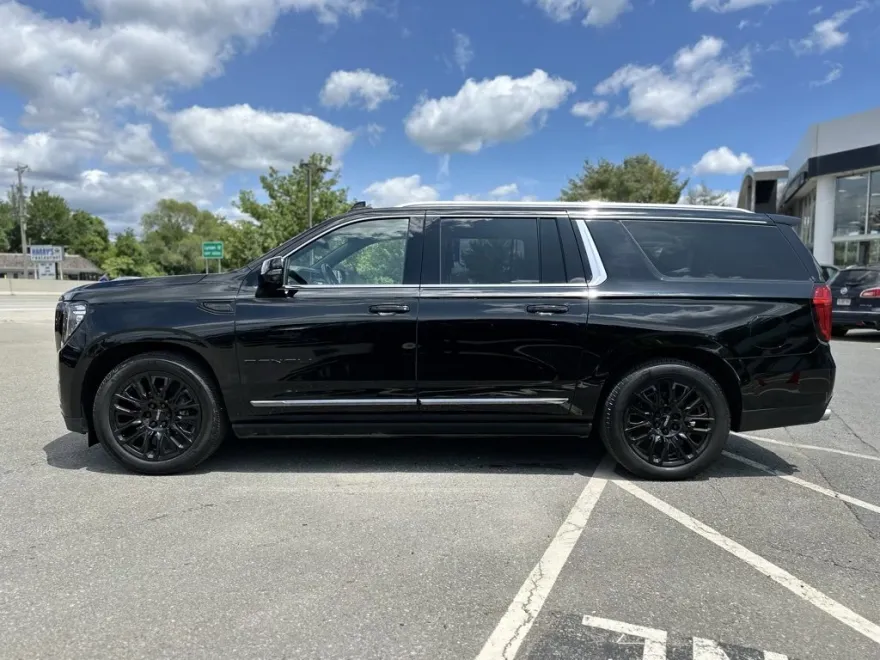 2023 Gmc Yukon XL Denali Ultimate photo 1