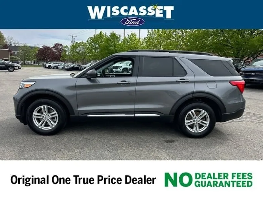 2023 Ford Explorer XLT photo 1
