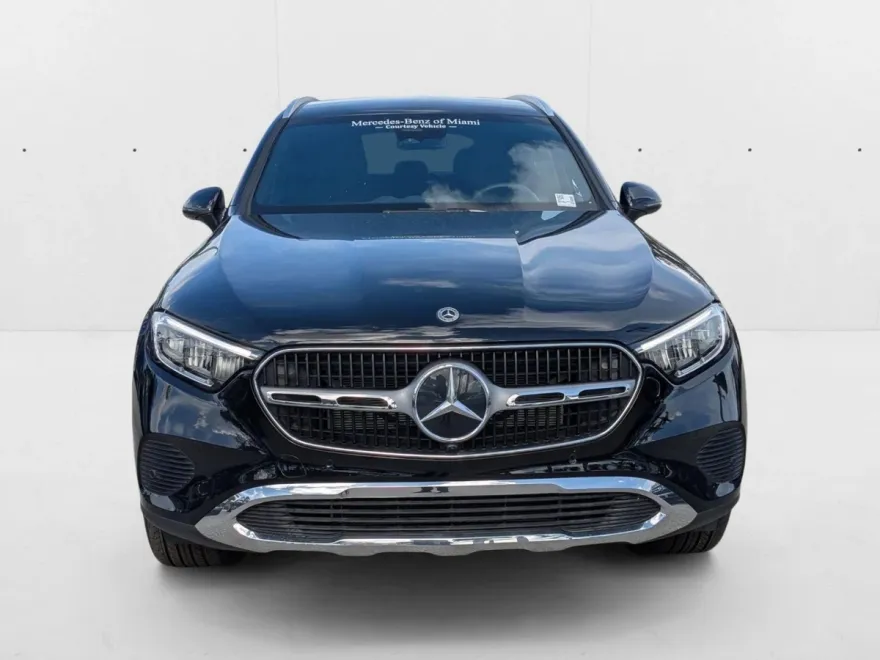 2025 Mercedes Benz GLC 300 4MATIC photo 1