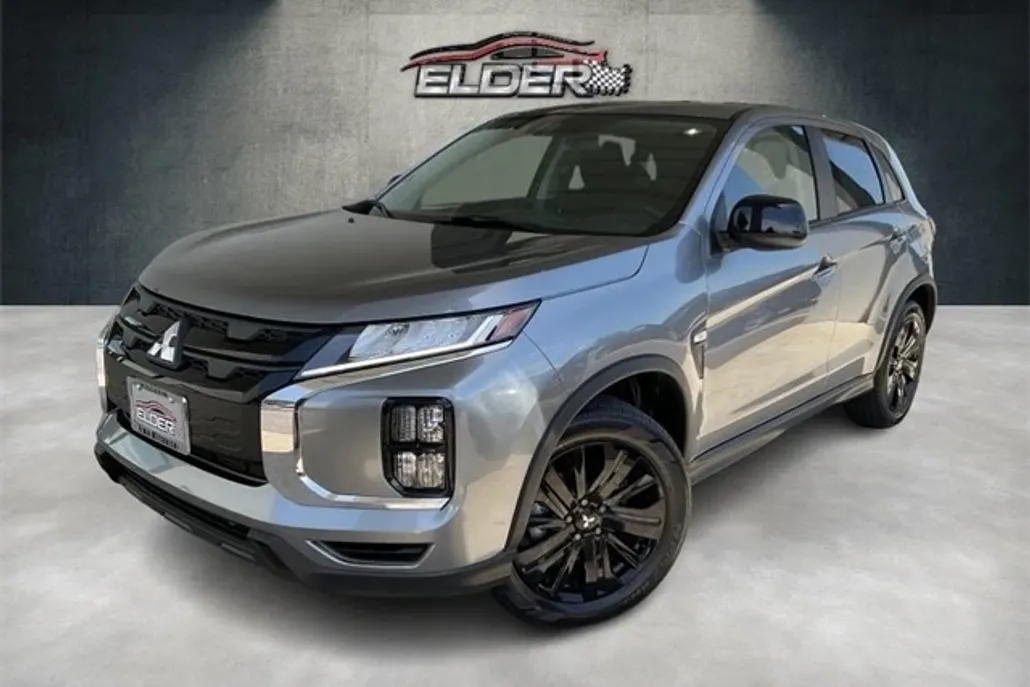 2025 Mitsubishi Outlander Sport LE photo 1