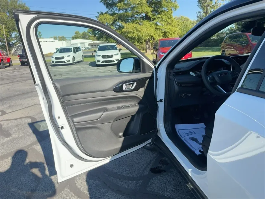 2026 Jeep Compass Limited photo 1