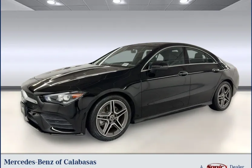 2023 Mercedes Benz CLA 250 4MATIC photo 1