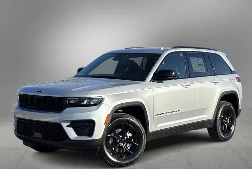 2025 Jeep Grand Cherokee Altitude photo 1