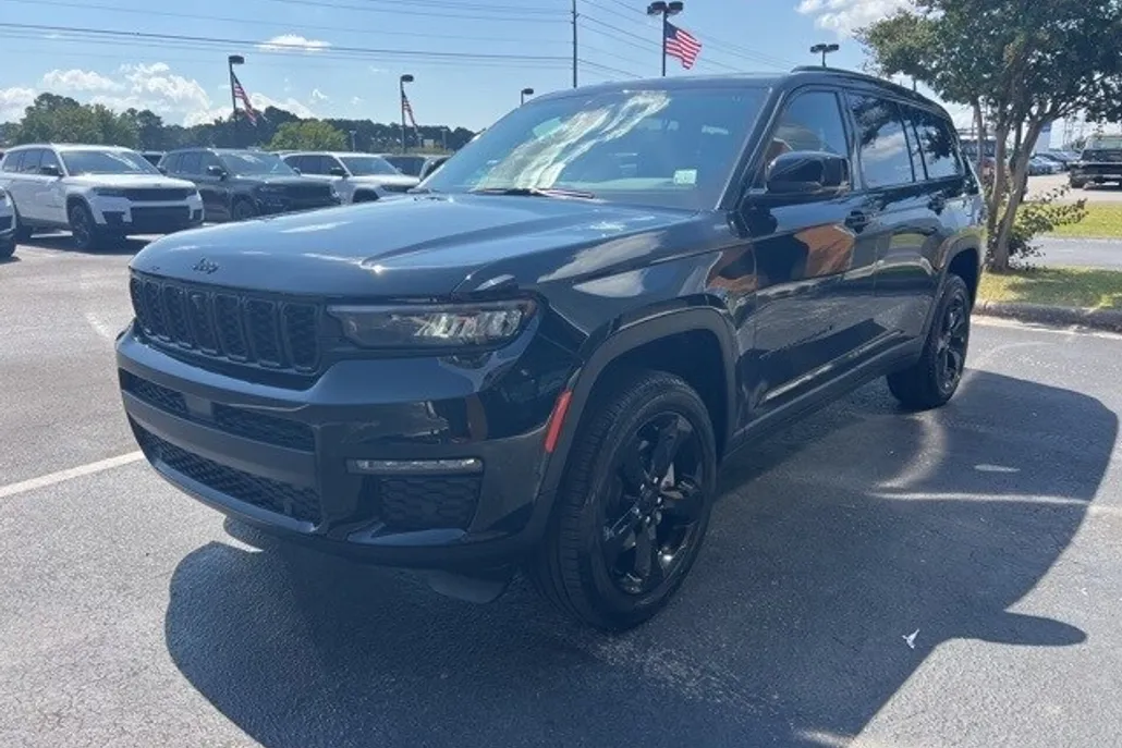 2025 Jeep Grand Cherokee Limited photo 1
