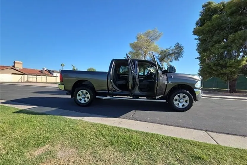 2017 Ram 2500 Big Horn photo 1