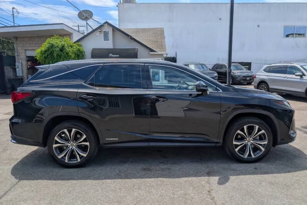 2022 Lexus RX 450hL photo 1