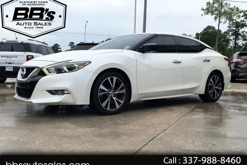 2017 Nissan Maxima S photo 1