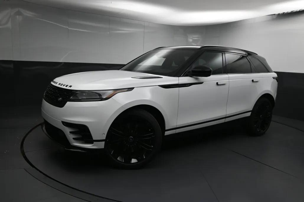2026 Land Rover Range Rover Velar SE photo 1
