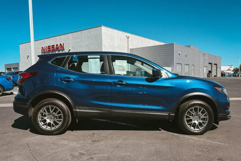 2020 Nissan Rogue Sport S photo 1