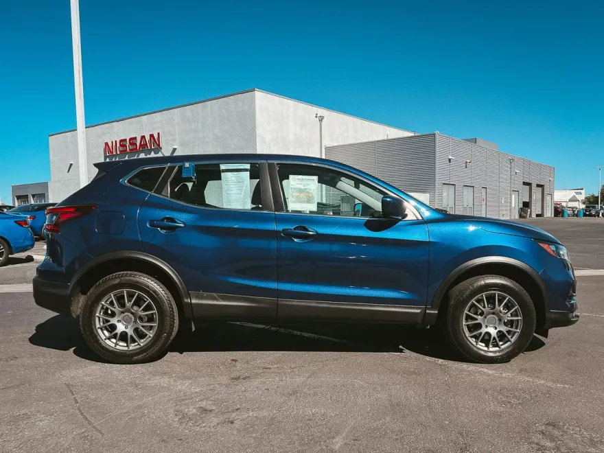 2020 Nissan Rogue Sport S photo 1
