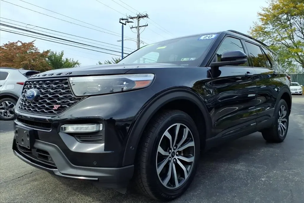 2020 Ford Explorer ST photo 1