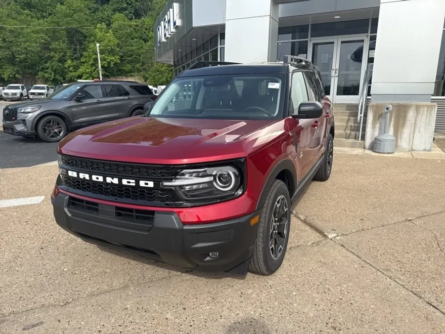 2025 Ford Bronco Sport Outer Banks photo 1