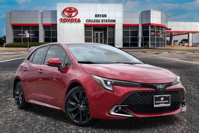 2025 Toyota Corolla XSE photo 1