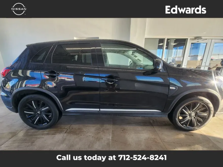 2022 Mitsubishi Outlander Sport LE photo 1