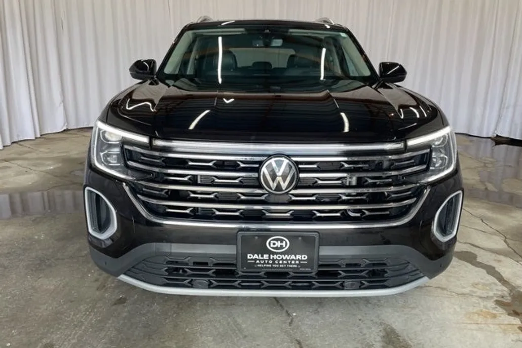 2024 Volkswagen Atlas SEL photo 1