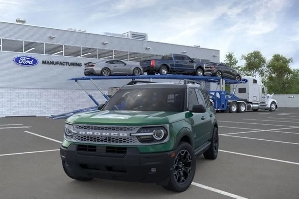 2025 Ford Bronco Sport Outer Banks photo 1