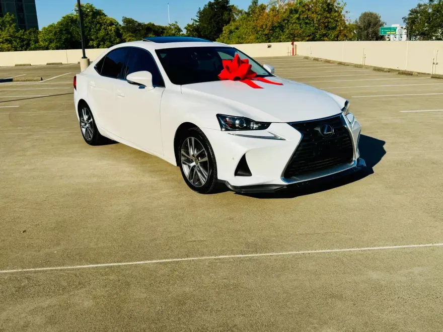 2020 Lexus IS 300 photo 1