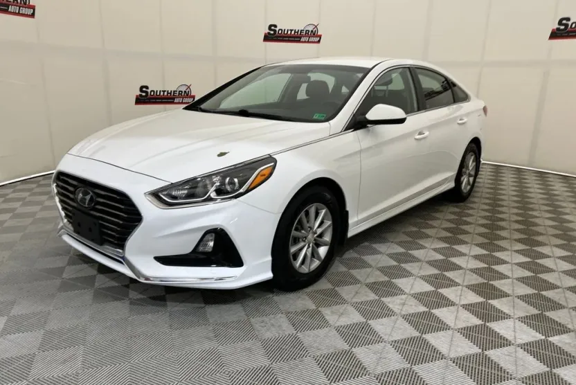 2019 Hyundai Sonata SE photo 1